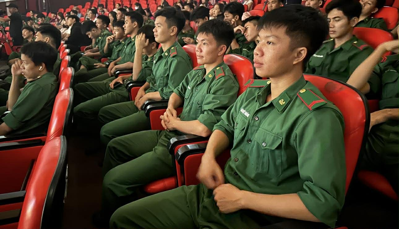 "Kh&aacute;t vọng b&igrave;nh y&ecirc;n" &ndash; dấu ấn nghệ thuật ch&iacute;nh luận thăng hoa tại B&agrave; Rịa - Ảnh 2.