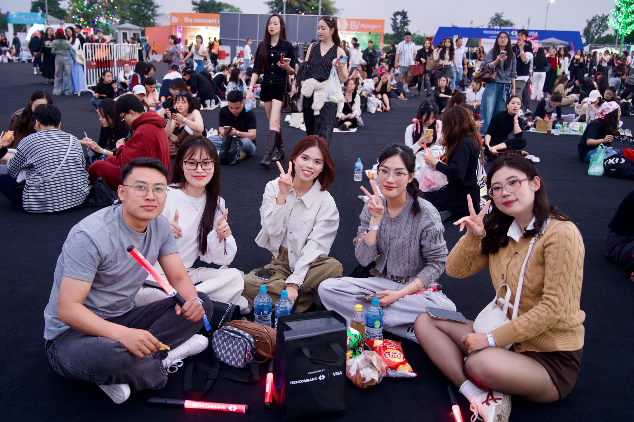 Fan &ldquo;đu concert&rdquo; xuy&ecirc;n ng&agrave;y đ&ecirc;m: &ldquo;Hiếm nơi n&agrave;o l&yacute; tưởng như Ocean City&rdquo; - Ảnh 12.