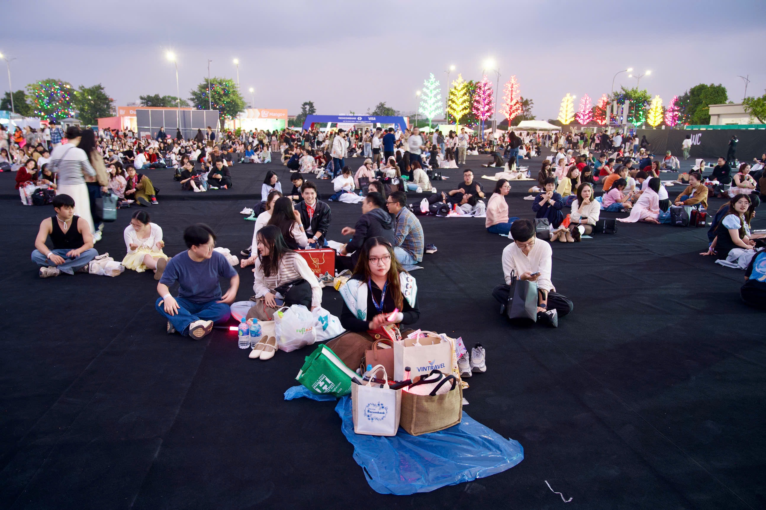 Fan &ldquo;đu concert&rdquo; xuy&ecirc;n ng&agrave;y đ&ecirc;m: &ldquo;Hiếm nơi n&agrave;o l&yacute; tưởng như Ocean City&rdquo; - Ảnh 6.