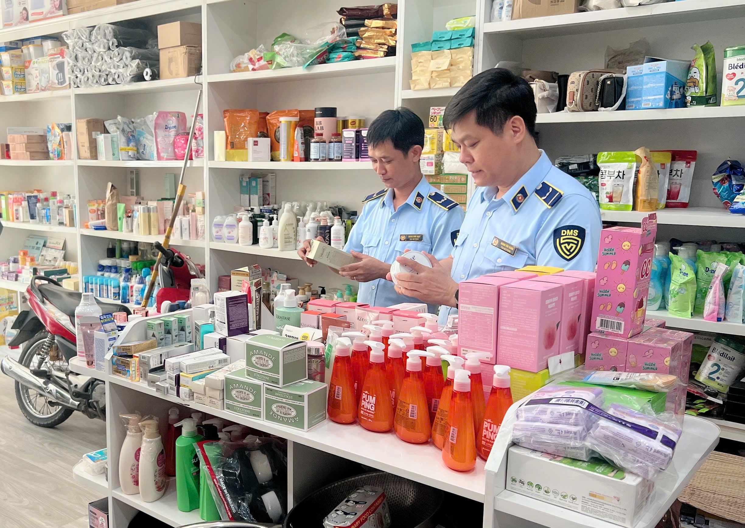 Bộ Y tế đ&atilde; chuyển 31 vụ c&oacute; dấu hiệu h&igrave;nh sự li&ecirc;n quan thuốc v&agrave; thực phẩm bảo vệ sức khỏe sang C&ocirc;ng an - Ảnh 1.