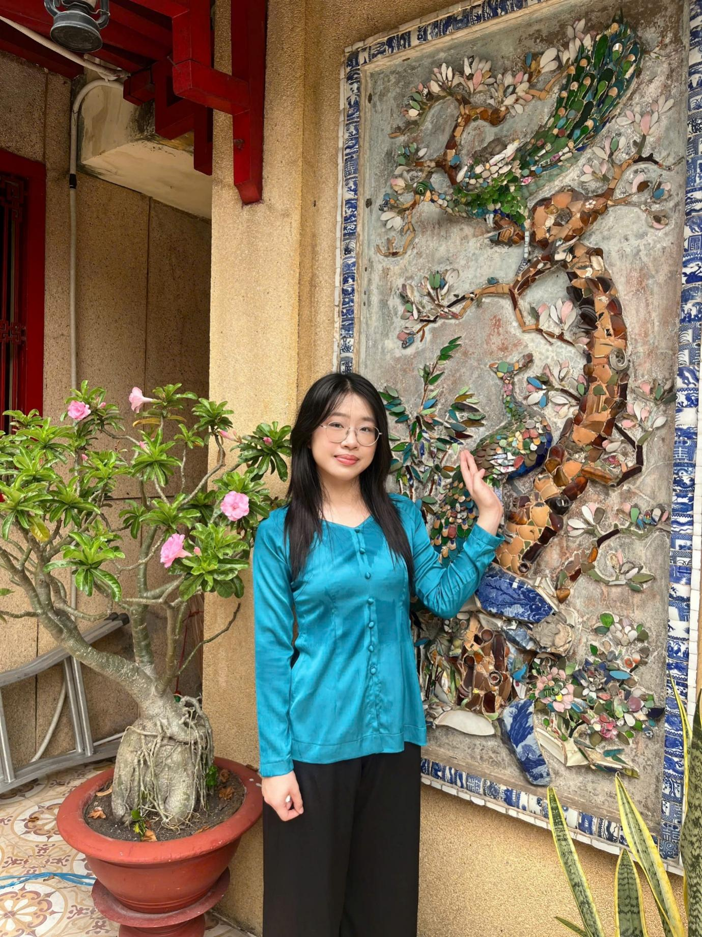 Áo bà ba Dáng Việt Phương Nam: Dấu ấn tại THE CREATOR 2025 - Ảnh 1.