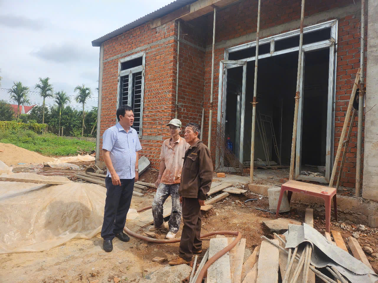 Mô hình giảm nghèo bền vững tại Đắk Lắk: Giải pháp cho từng hộ gia đình - Ảnh 1.