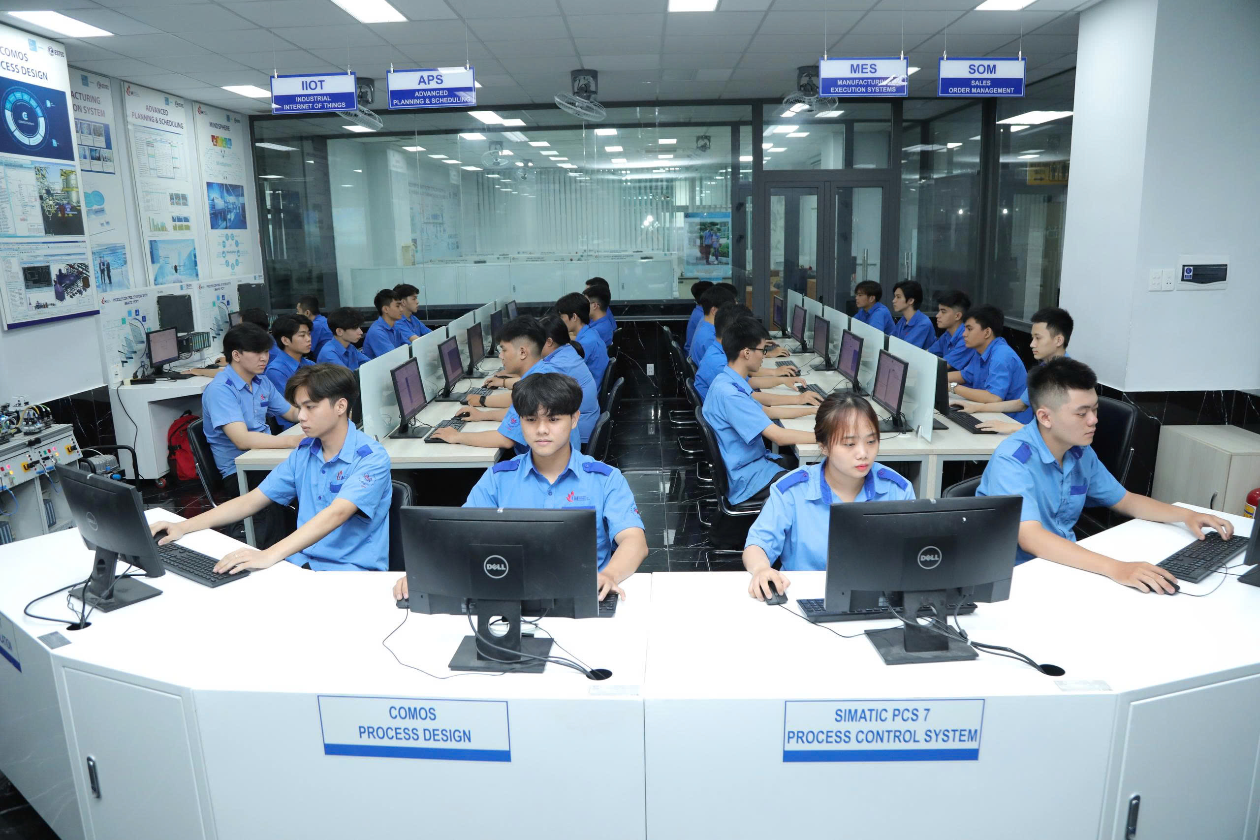 Nghiên cứu khoa học sinh viên: Hiện thực hóa Nghị quyết 57-NQ/TW, từ giảng đường đến thực tiễn - Ảnh 1.