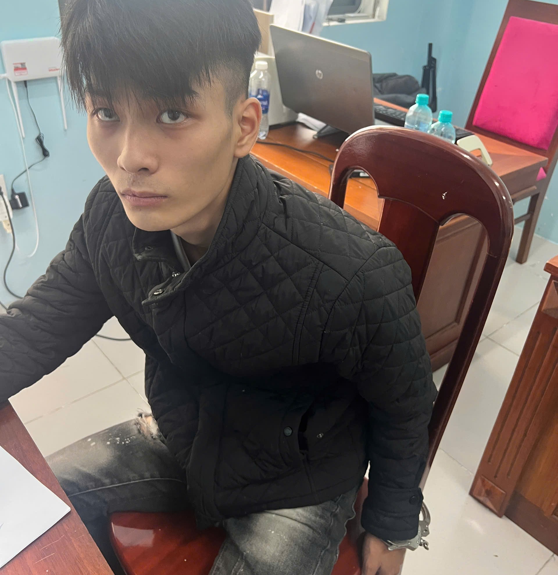Nam thanh ni&ecirc;n l&agrave;m điều manh động với shipper ngay trung t&acirc;m Đ&agrave; Nẵng - Ảnh 1.