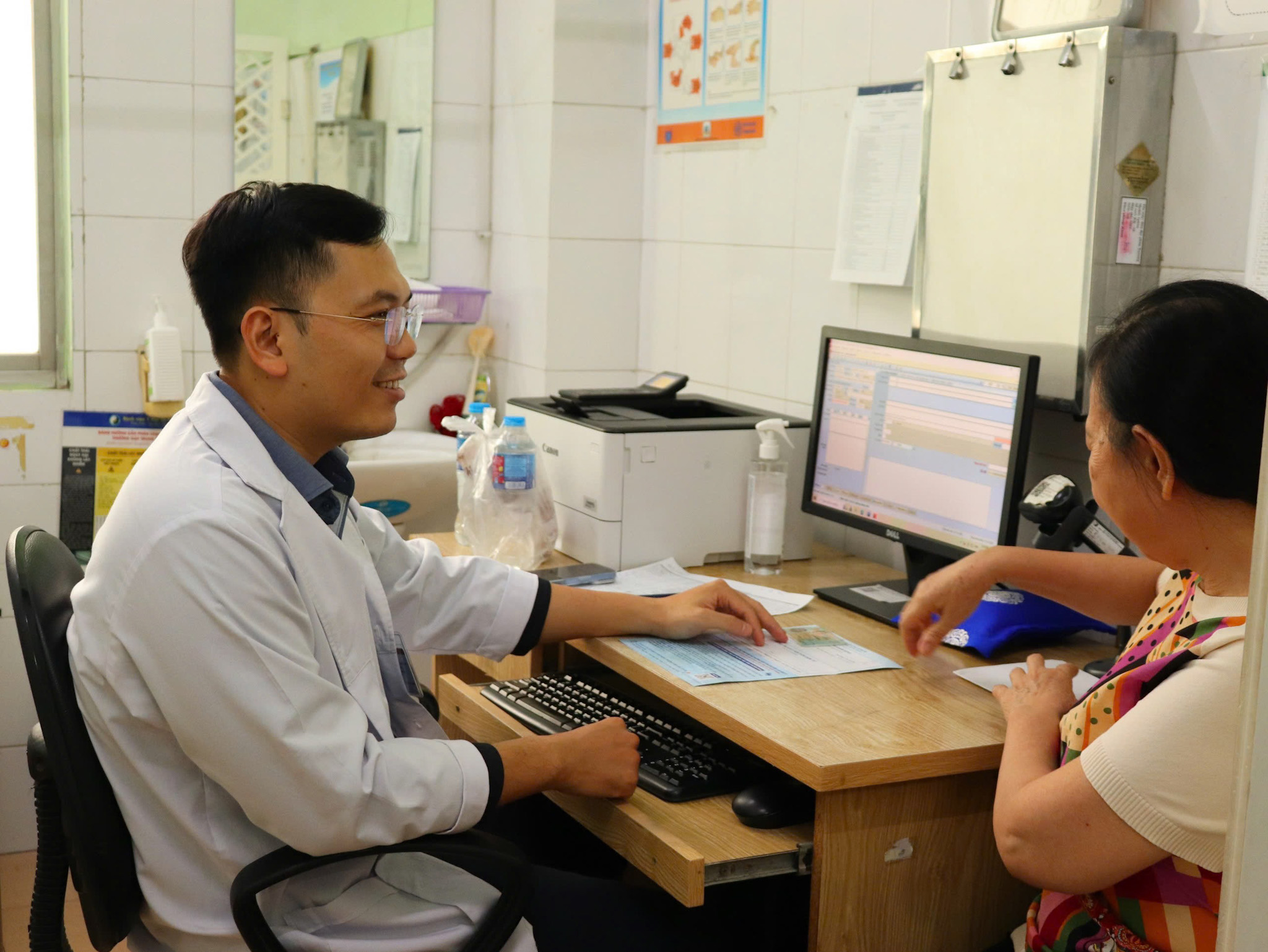 TPHCM: Người cao tuổi ở được cấp BHYT, c&oacute; giữ nguy&ecirc;n nơi kh&aacute;m chữa bệnh? - Ảnh 1.