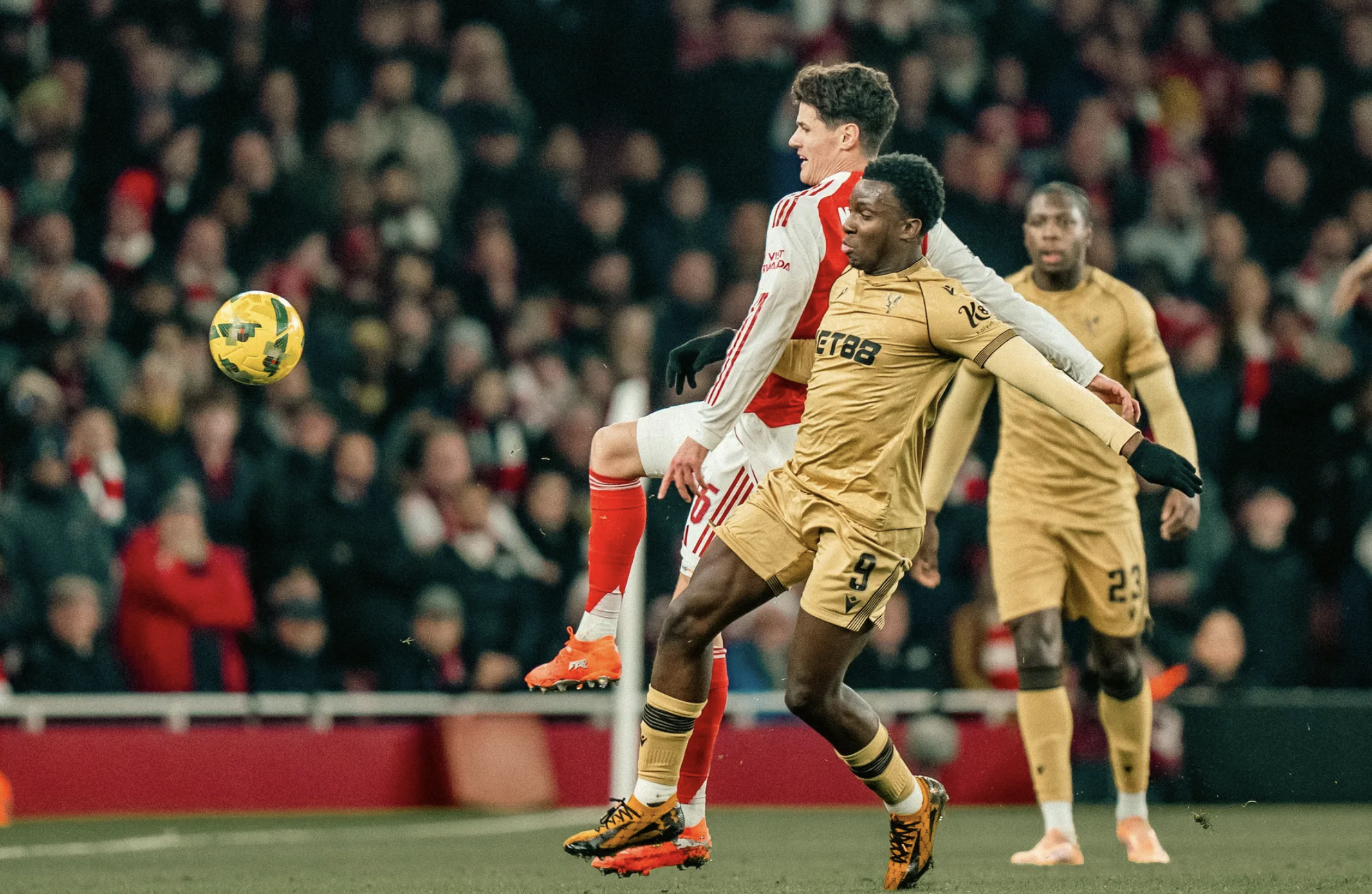 Rượt đuổi tỉ số nghẹt thở Crystal Palace, Arsenal chật vật đoạt v&eacute; b&aacute;n kết League Cup - Ảnh 3.