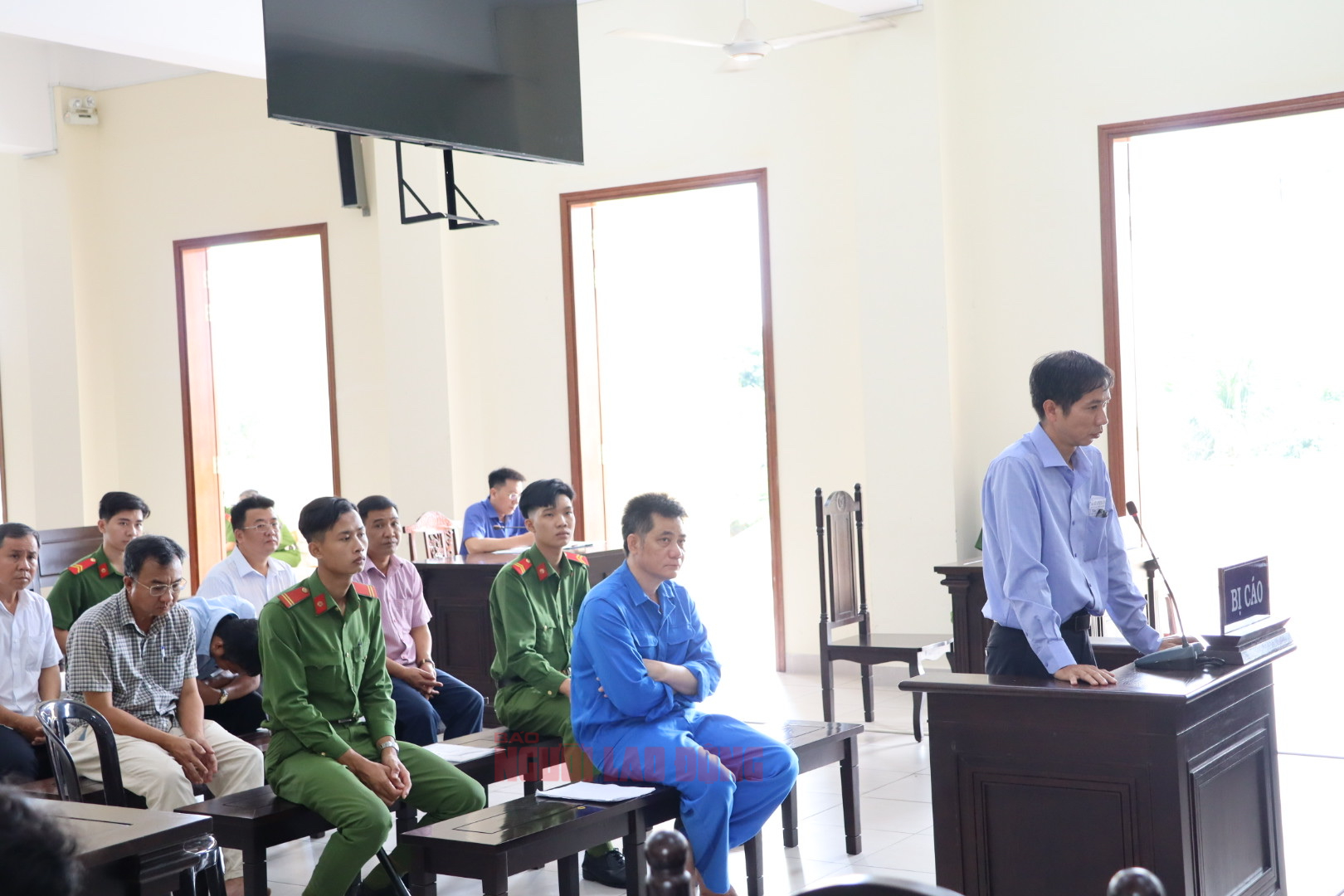 Cần Thơ: 7 Cựu l&atilde;nh đạo hầu t&ograve;a v&igrave; bồi thường sai quy định - Ảnh 1.