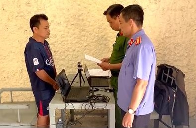 Vụ tai nạn kinh ho&agrave;ng ở Đồng Th&aacute;p: Bắt tạm giam t&agrave;i xế xe giường nằm - Ảnh 1.