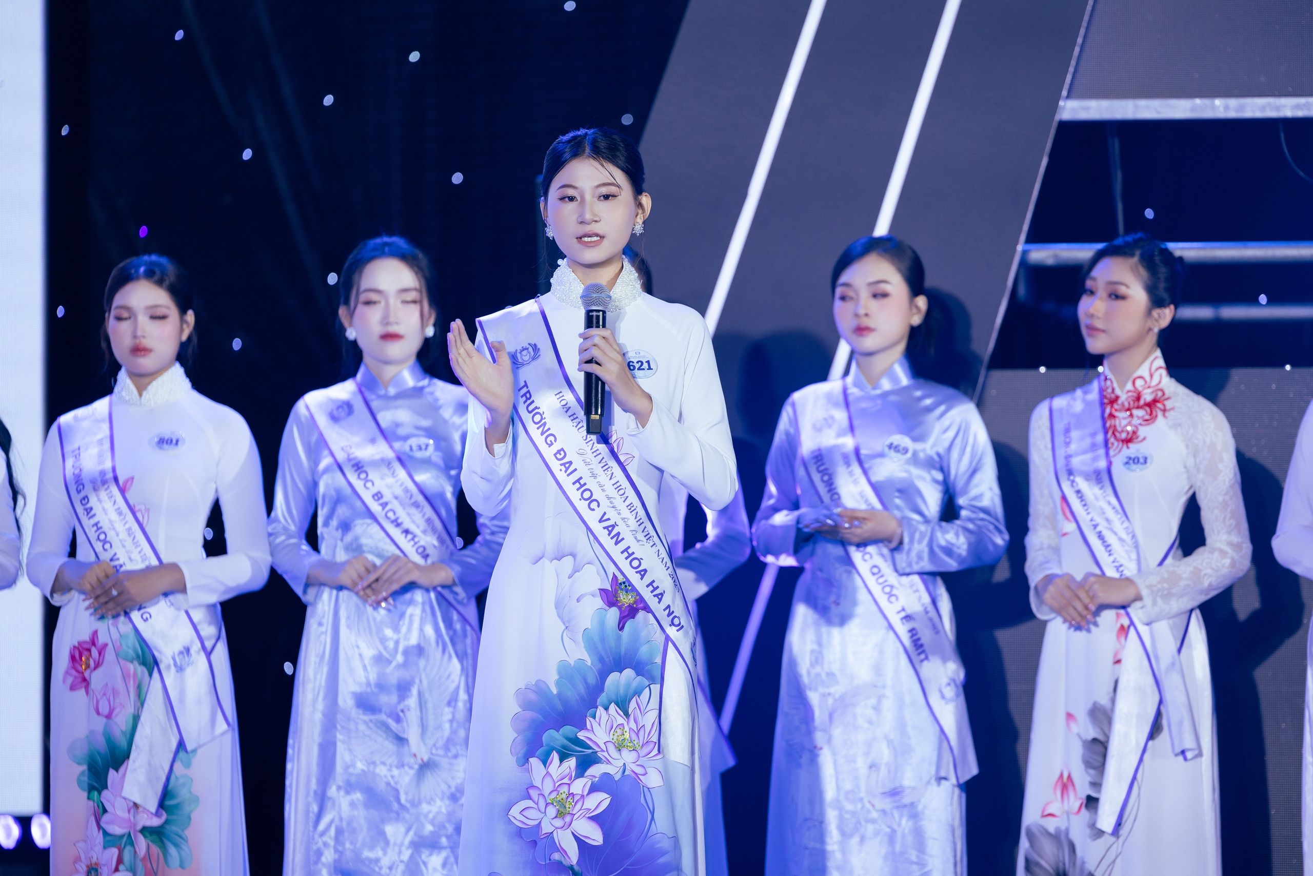 Hoa hậu Sinh viên Hòa bình Việt Nam gây quỹ hơn 386 triệu đồng - Ảnh 1.