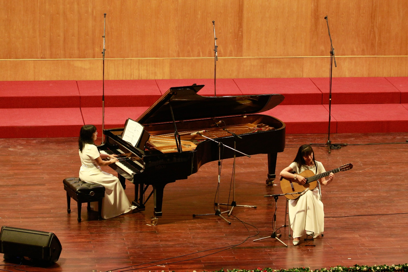 United Family Concert 2025: Âm nhạc cổ điển thăng hoa và giá trị nhân văn tại Nhạc viện TP HCM - Ảnh 4.