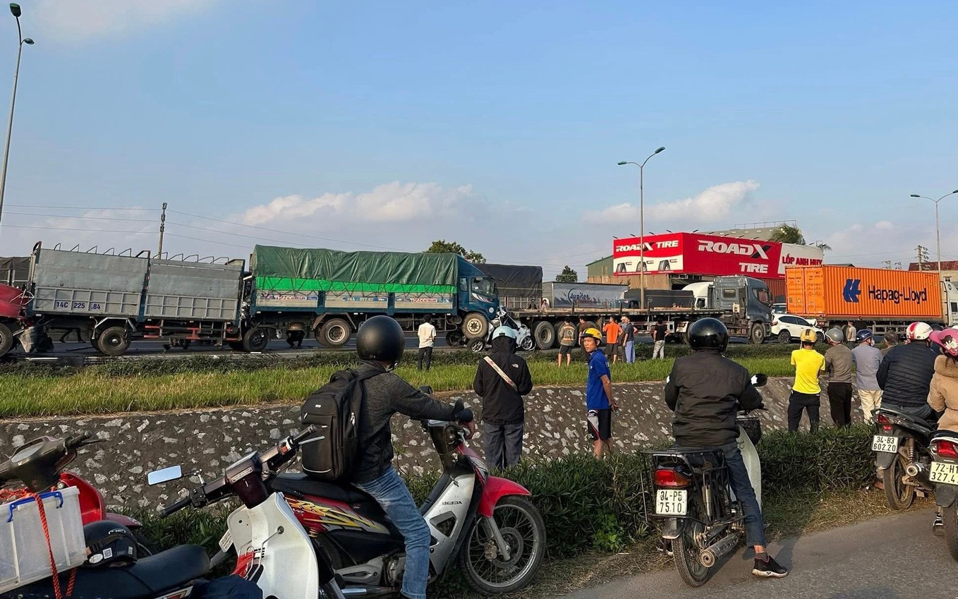 Tạm giữ khẩn cấp tài xế gây tai nạn liên hoàn làm 3 người thương vong, 7 xe ô tô hư hỏng