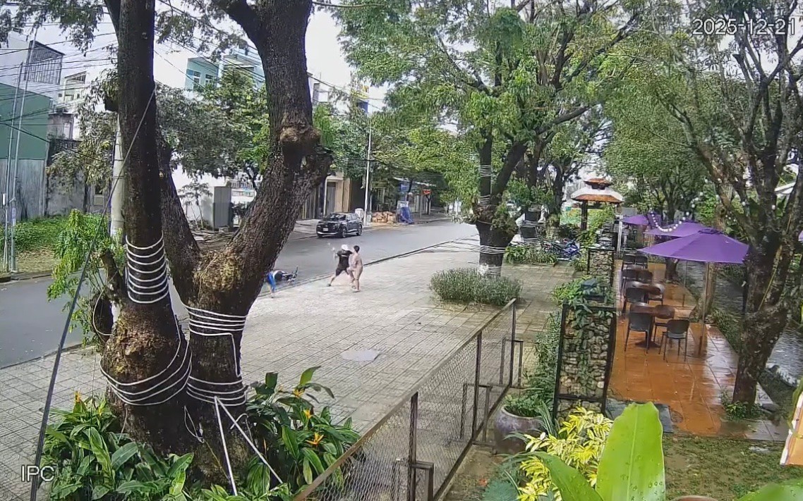 Công an vào cuộc vụ người đàn ông chặn xe, hành hung 3 bé trai
