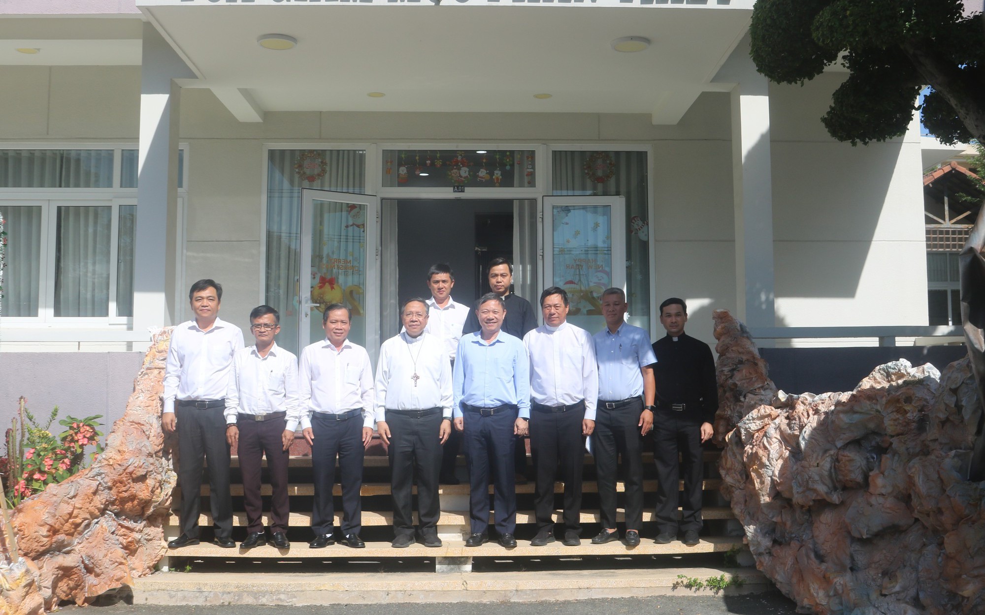 Trưởng Ban Tuyên giáo và Dân vận Thành ủy TPHCM chúc mừng Giáng sinh tại Tòa Giám mục Phan Thiết