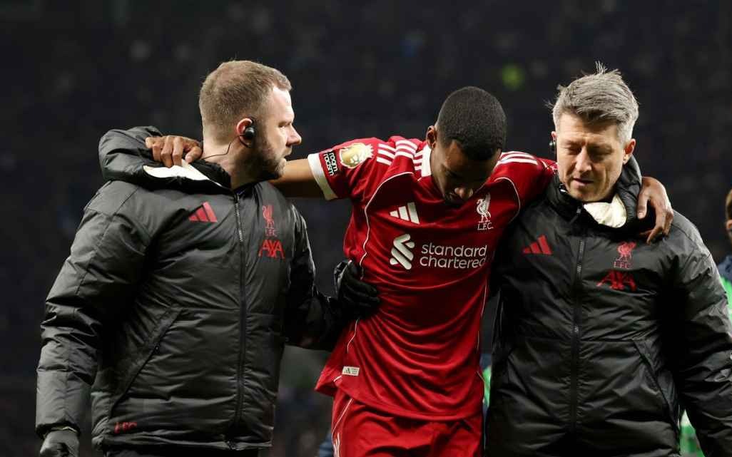 Có CĐV Anh hả hê khi tiền đạo Isak của Liverpool bị “nghiệp quật”