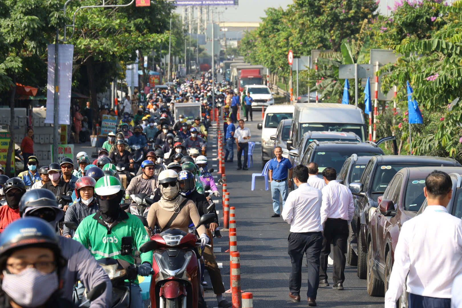 Cầu Bình Phước 1 thông xe:Cây cầu cuối cùng trên sông Sài Gòn đạt tĩnh không 7 m - Ảnh 8.