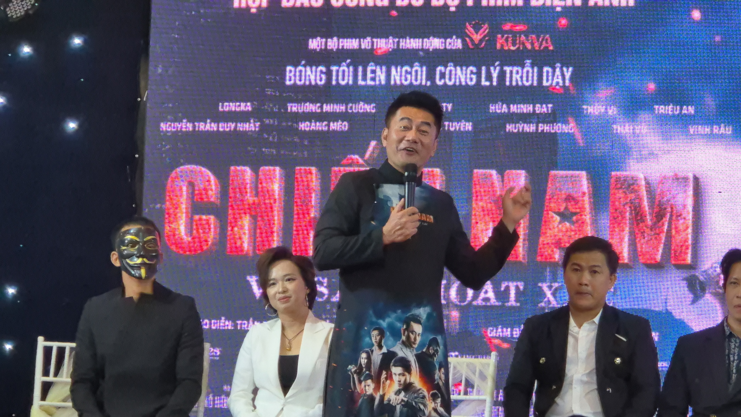 Trương Minh Cường "hy sinh" một cánh tay vì mê đánh đấm, hành động - Ảnh 2.