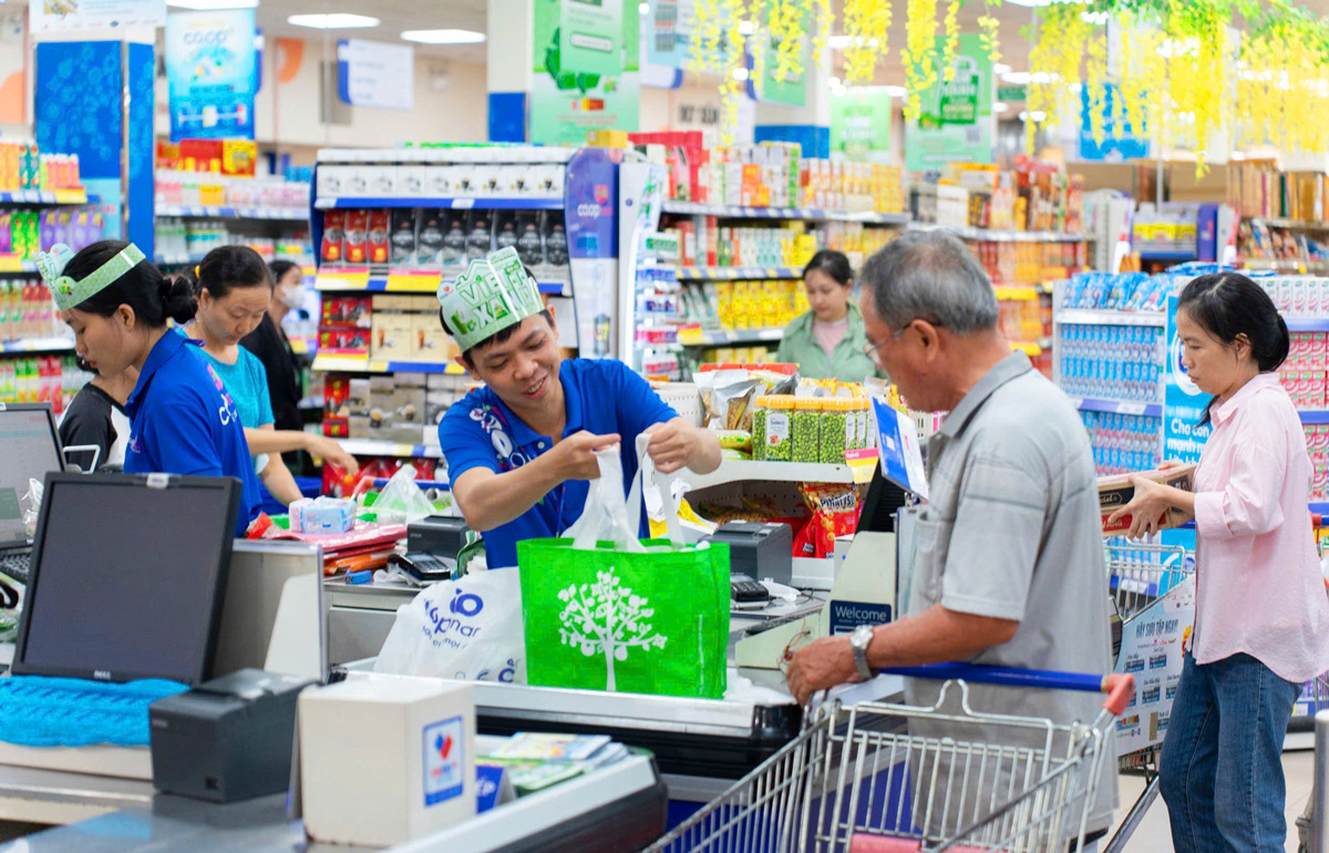 Chiến lược xanh h&oacute;a mang t&iacute;nh hệ thống của nh&agrave; b&aacute;n lẻ thuần Việt - Ảnh 5.