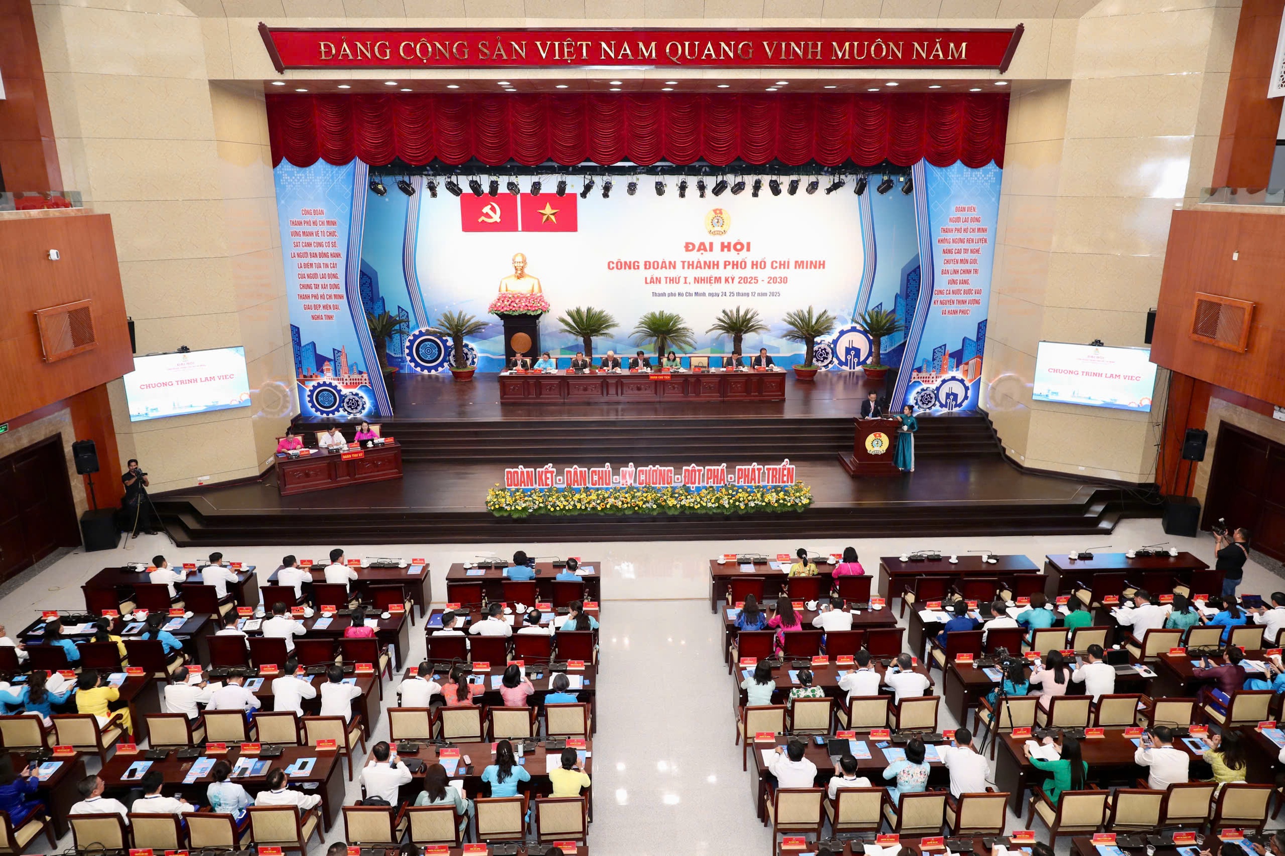 Trong ng&agrave;y 24-12, tại TPHCM c&oacute; những th&ocirc;ng tin nổi bật n&agrave;o? - Ảnh 1.