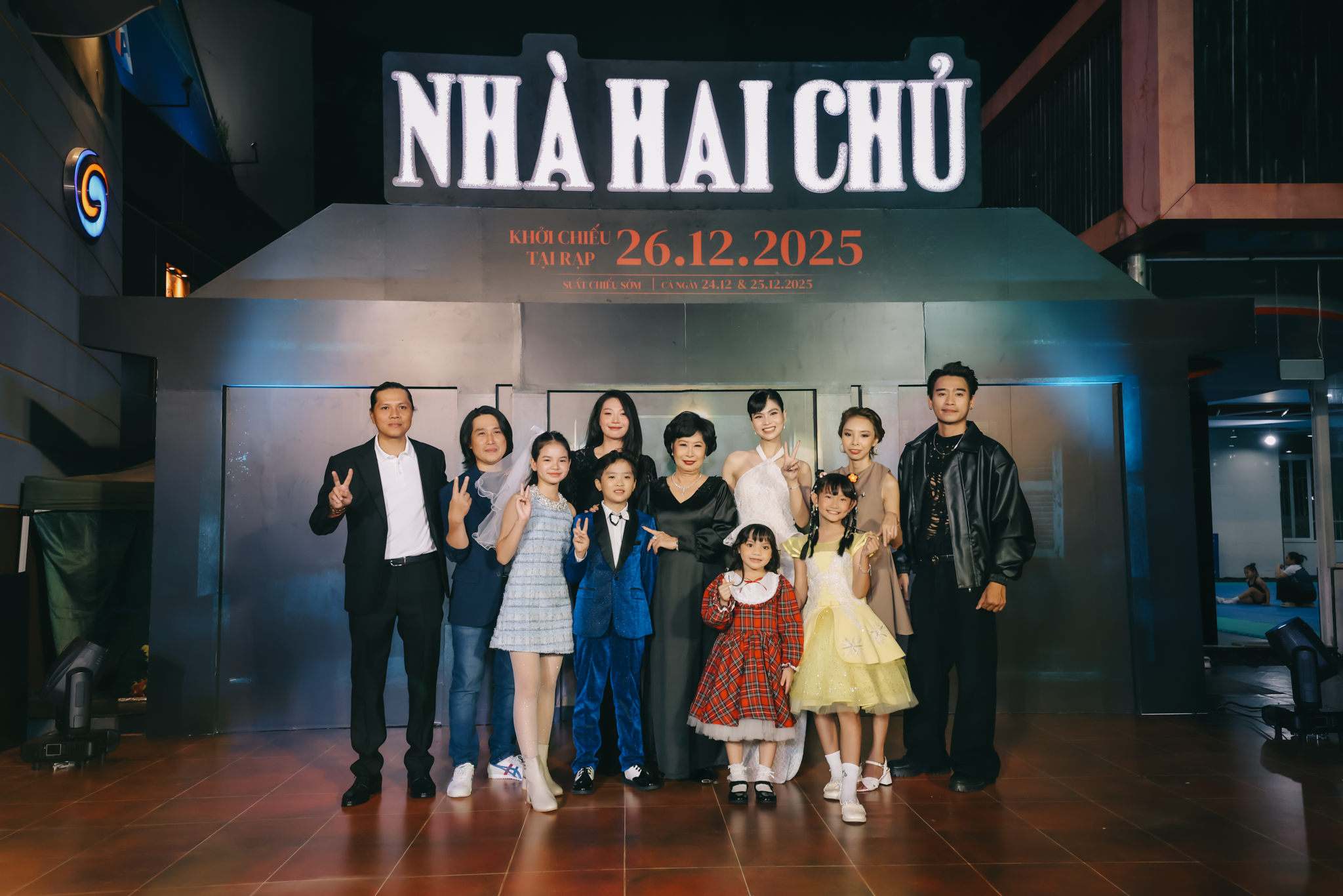 Phương Thanh đầy gợi cảm mừng phim của Trâm Anh, Kim Hải - Ảnh 4.