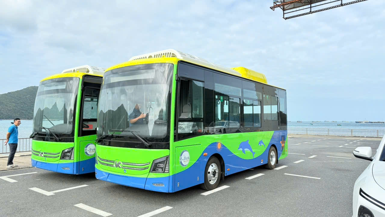 Ng&agrave;y mai, tuyến xe bu&yacute;t điện 173 ch&iacute;nh thức lăn b&aacute;nh tại C&ocirc;n Đảo - Ảnh 1.