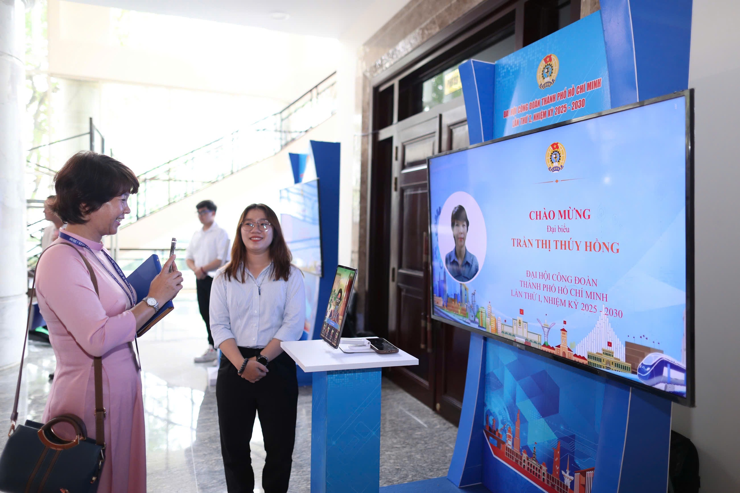 650 đại biểu dự Đại hội Công đoàn TPHCM lần thứ I - Ảnh 9.