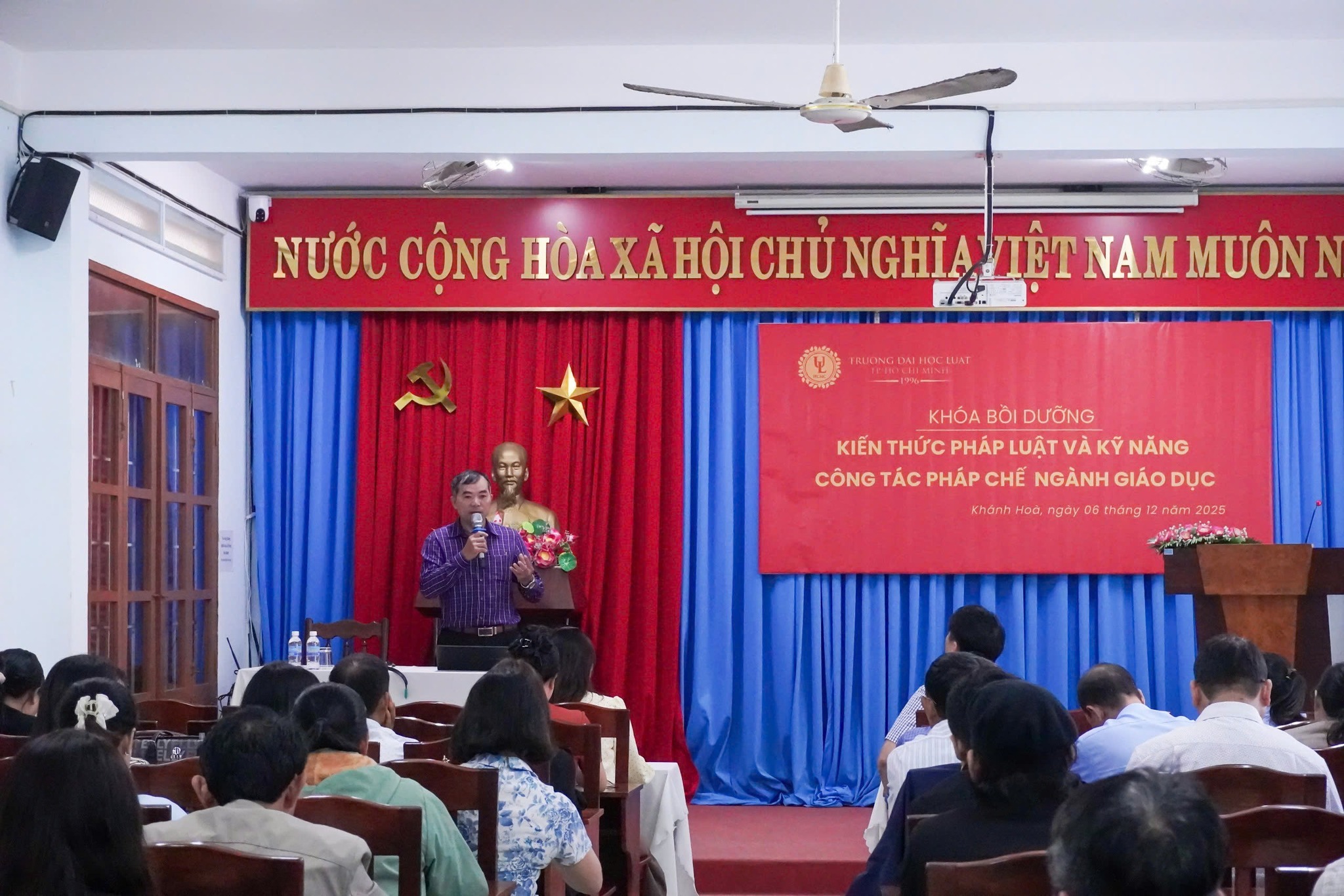 Trường ĐH Luật TPHCM n&acirc;ng cao năng lực ph&aacute;p l&yacute; ng&agrave;nh gi&aacute;o dục - Ảnh 4.