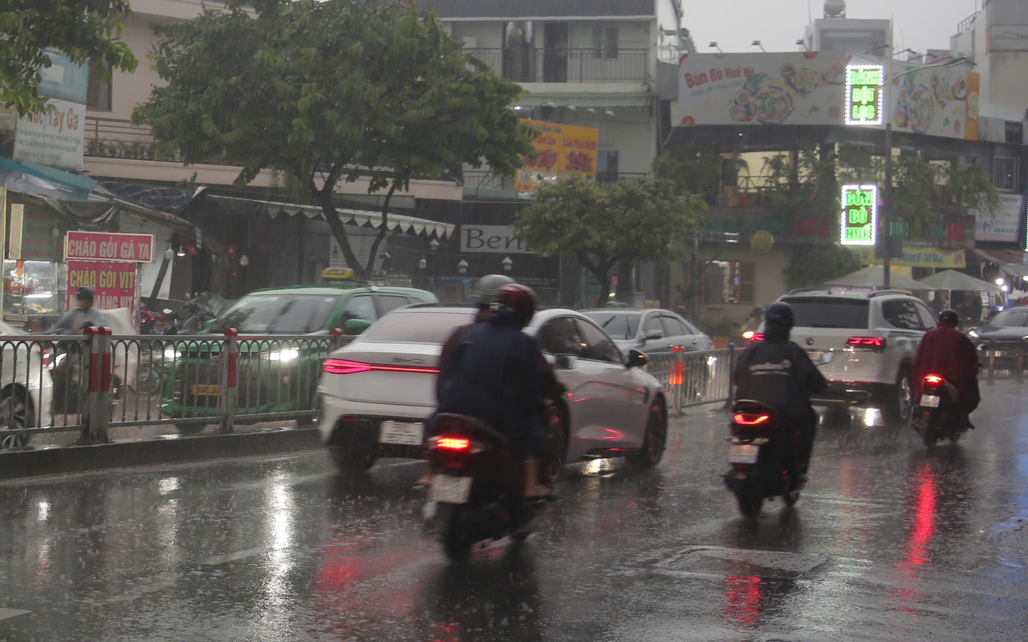 Dự báo thời tiết hôm nay, 25-12: Tiếp tục có mưa