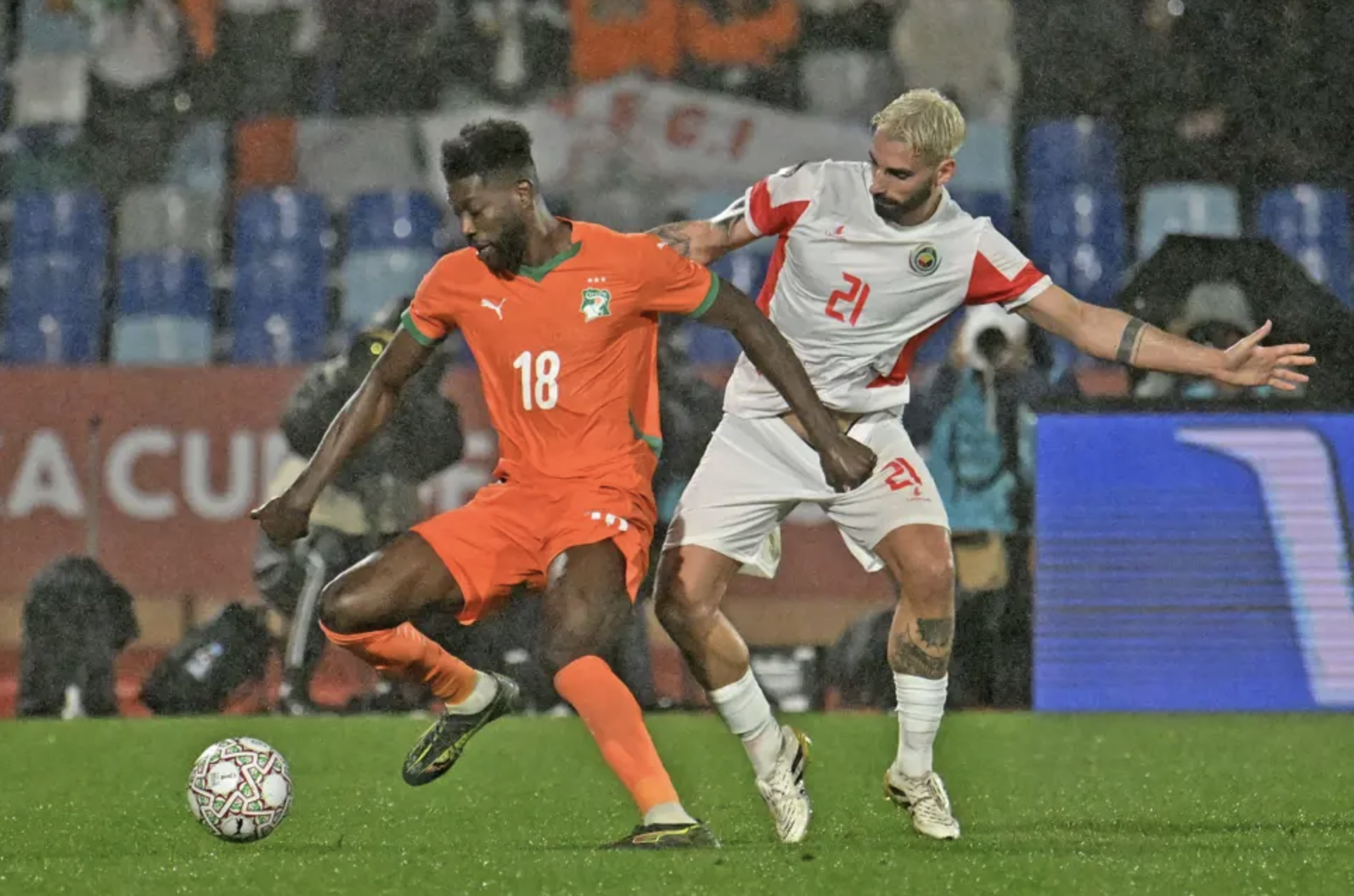 Cameroon và Bờ Biển Ngà cùng thắng Cúp châu Phi nhờ sao Man United - Ảnh 5.