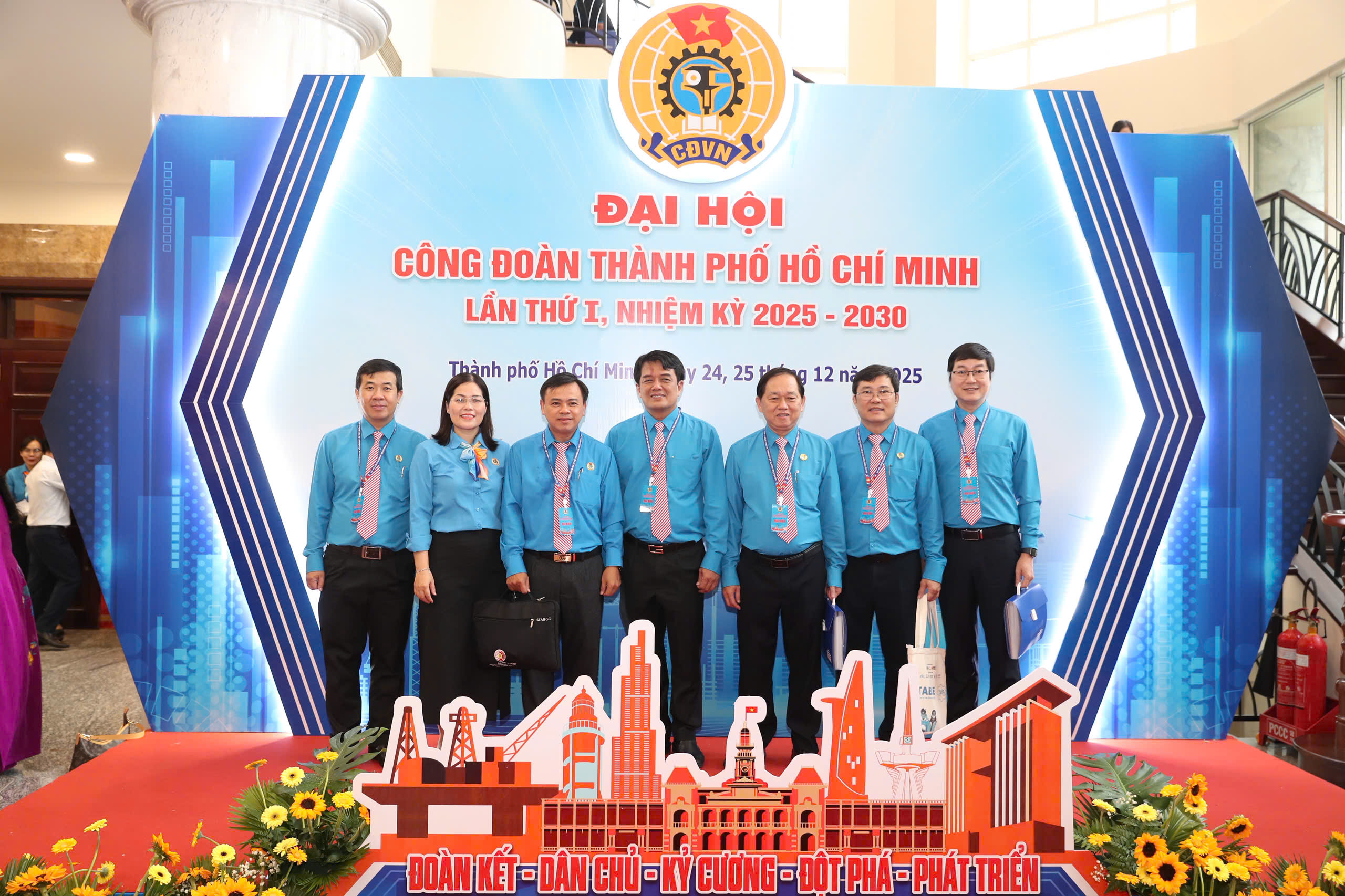 Nhiều lãnh đạo trung ương và TPHCM đến dự Đại hội Công đoàn TPHCM - Ảnh 12.