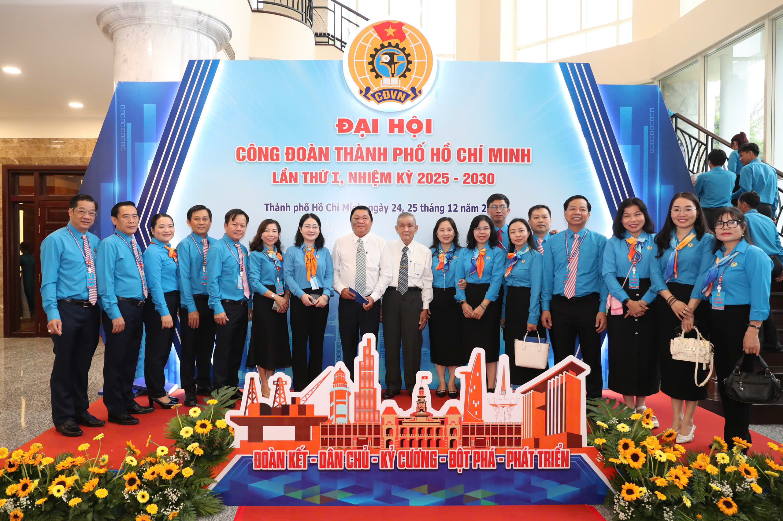 Nhiều lãnh đạo trung ương và TPHCM đến dự Đại hội Công đoàn TPHCM - Ảnh 13.