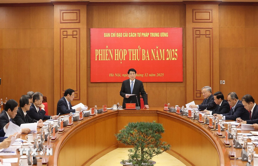 Chủ tịch nước Lương Cường chủ tr&igrave; phi&ecirc;n họp về cải c&aacute;ch tư ph&aacute;p năm 2025 - Ảnh 2.