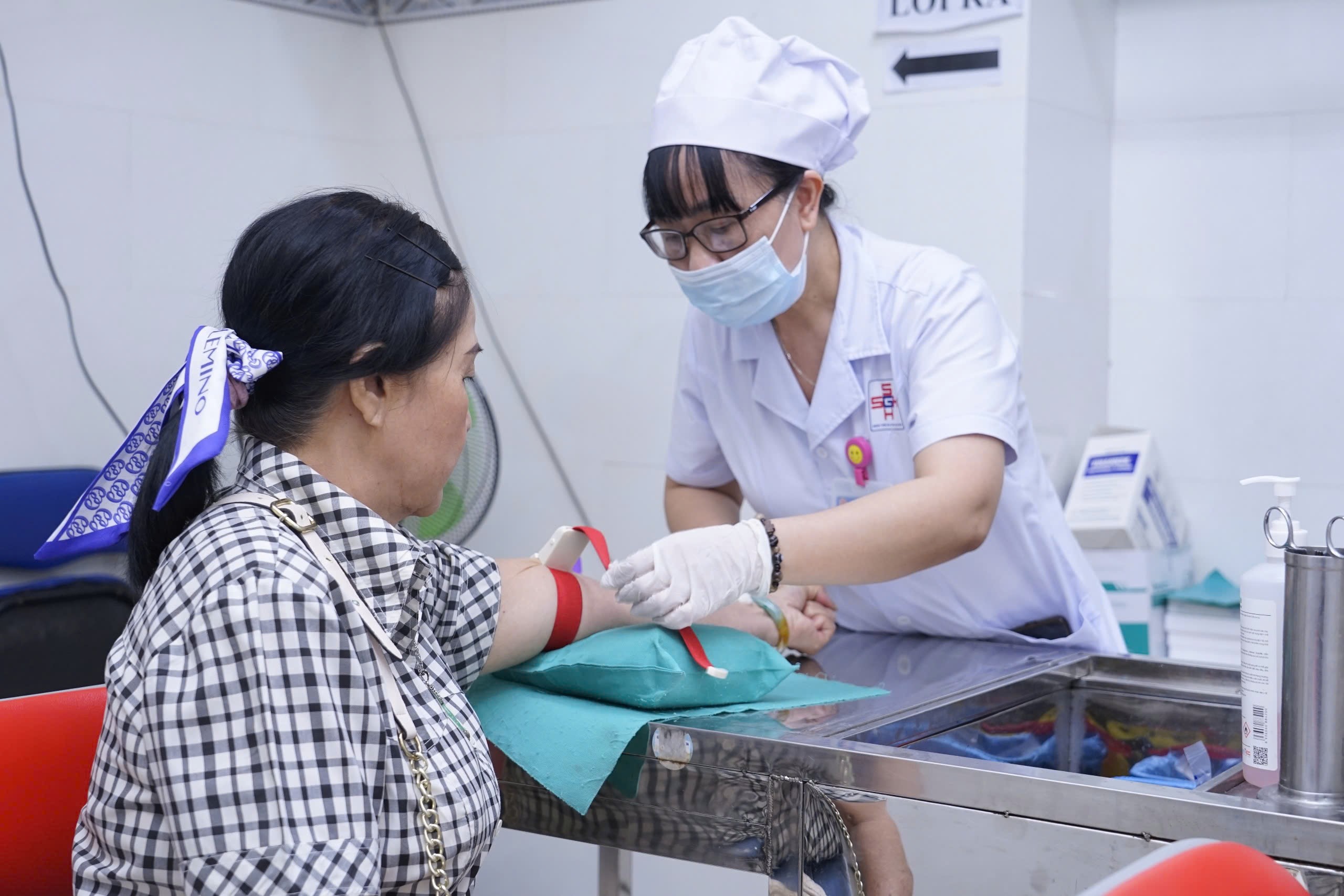 Tầm soát đái tháo đường và ung thư miễn phí - Ảnh 1.