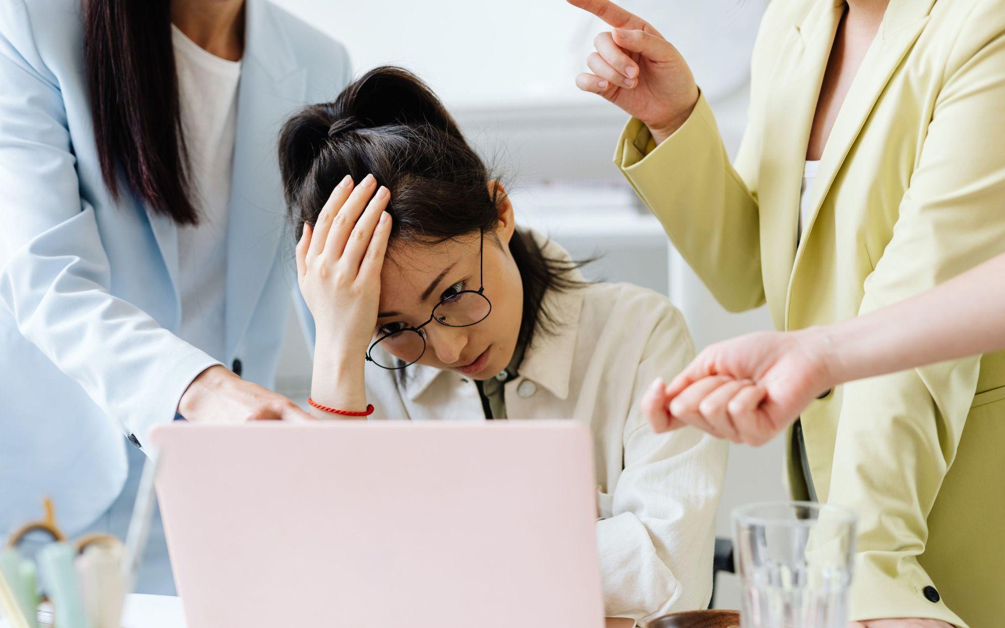 Áp lực công việc cuối năm khiến nhiều người kiệt sức