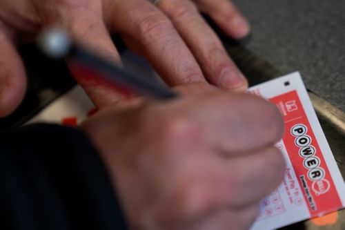 Giải Powerball 1,8 tỉ USD đ&atilde; c&oacute; chủ - Ảnh 1.
