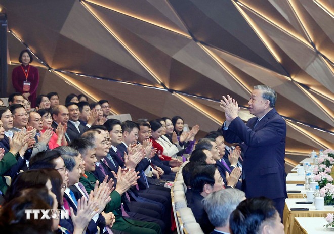 Tổng Bí thư Tô Lâm dự Chương trình "Hồ Chí Minh - Hành trình khát vọng 2025" - Ảnh 1.