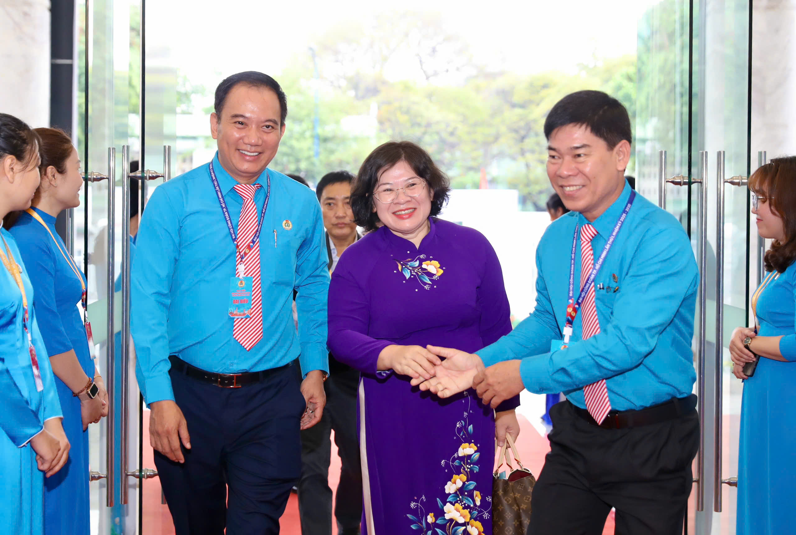 Nhiều lãnh đạo trung ương và TPHCM đến dự Đại hội Công đoàn TPHCM - Ảnh 4.