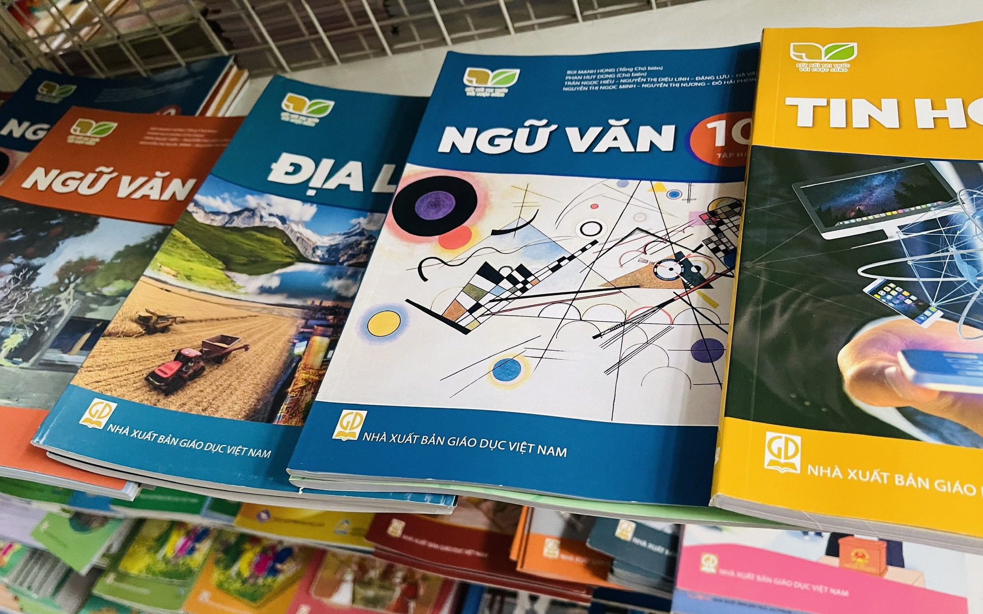 Bộ GD-ĐT “chốt” bộ SGK “Kết nối tri thức với cuộc sống” sử dụng thống nhất toàn quốc