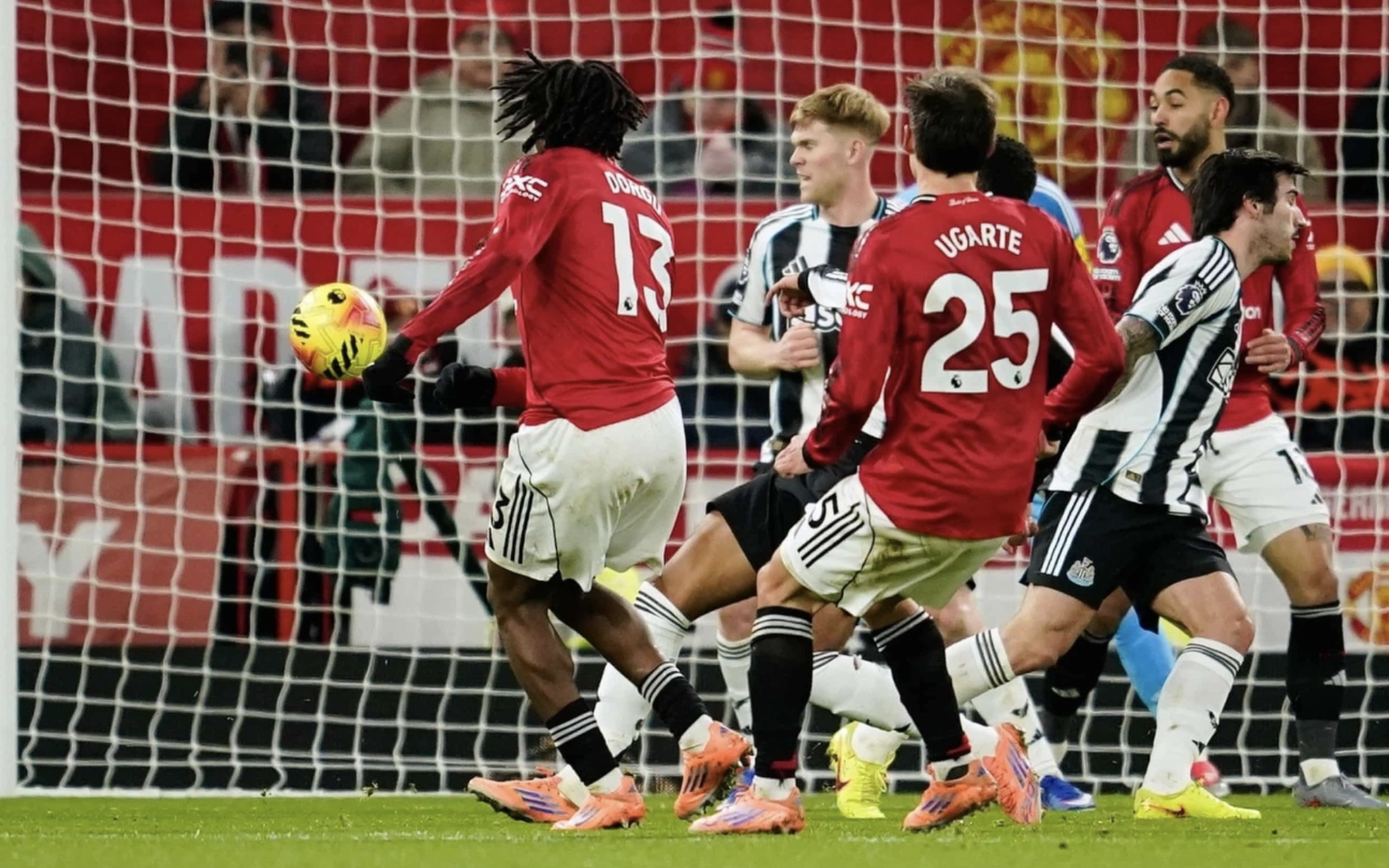 Siêu phẩm "Boxing Day" của Dorgu giúp Man United đánh bại Newcastle