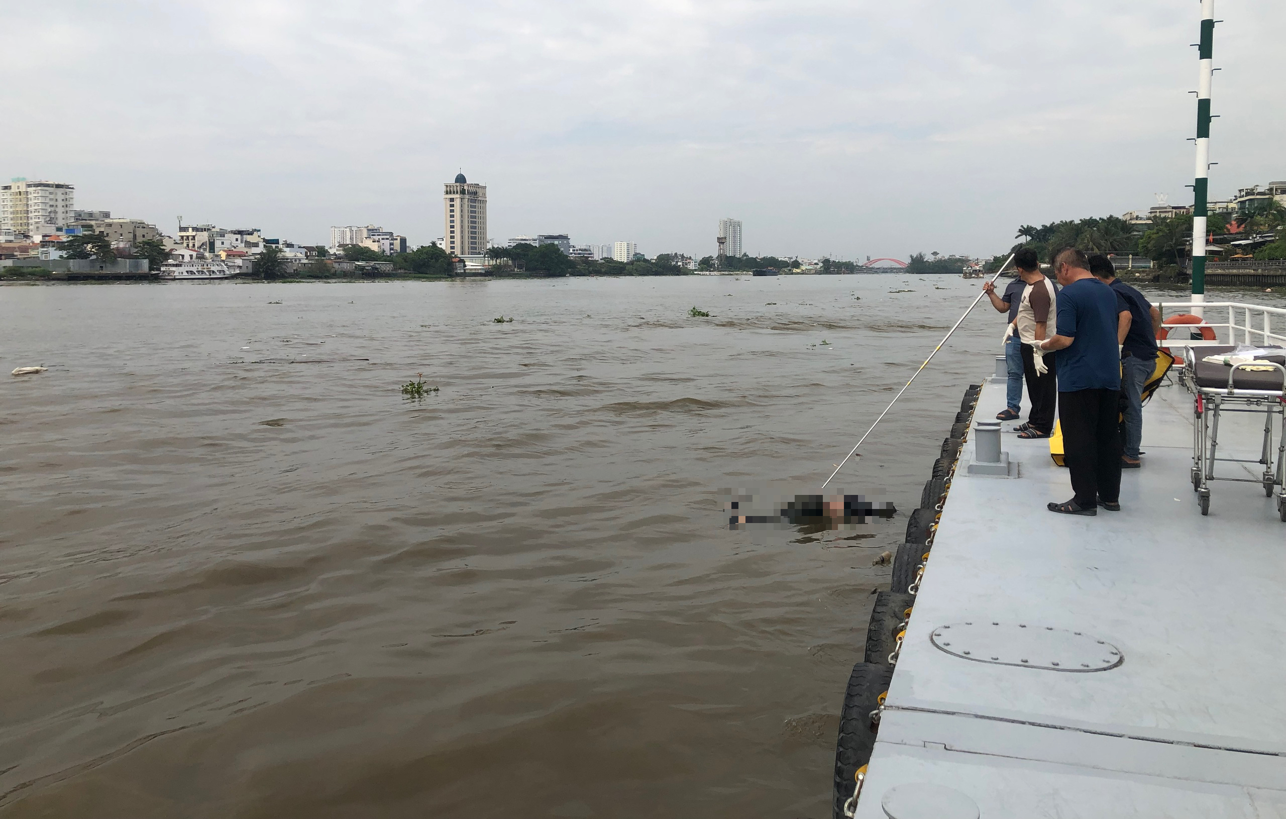C&ocirc;ng an TPHCM điều tra 3 thi thể tr&ocirc;i s&ocirc;ng S&agrave;i G&ograve;n Trong một tuần qua - Ảnh 1.