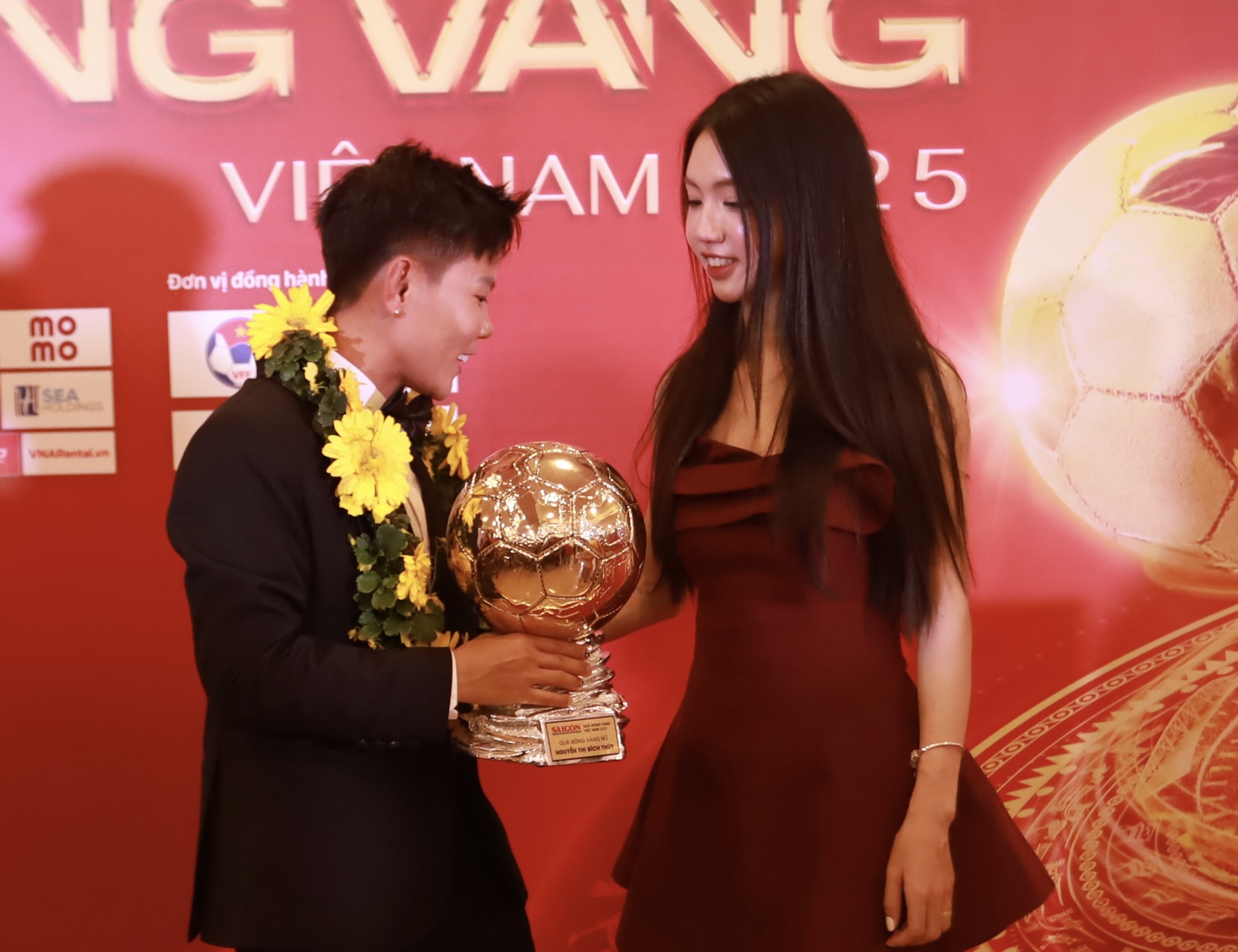 Trần Thị Duy&ecirc;n lặng lẽ đợi B&iacute;ch Th&ugrave;y để chia vui - Ảnh 4.