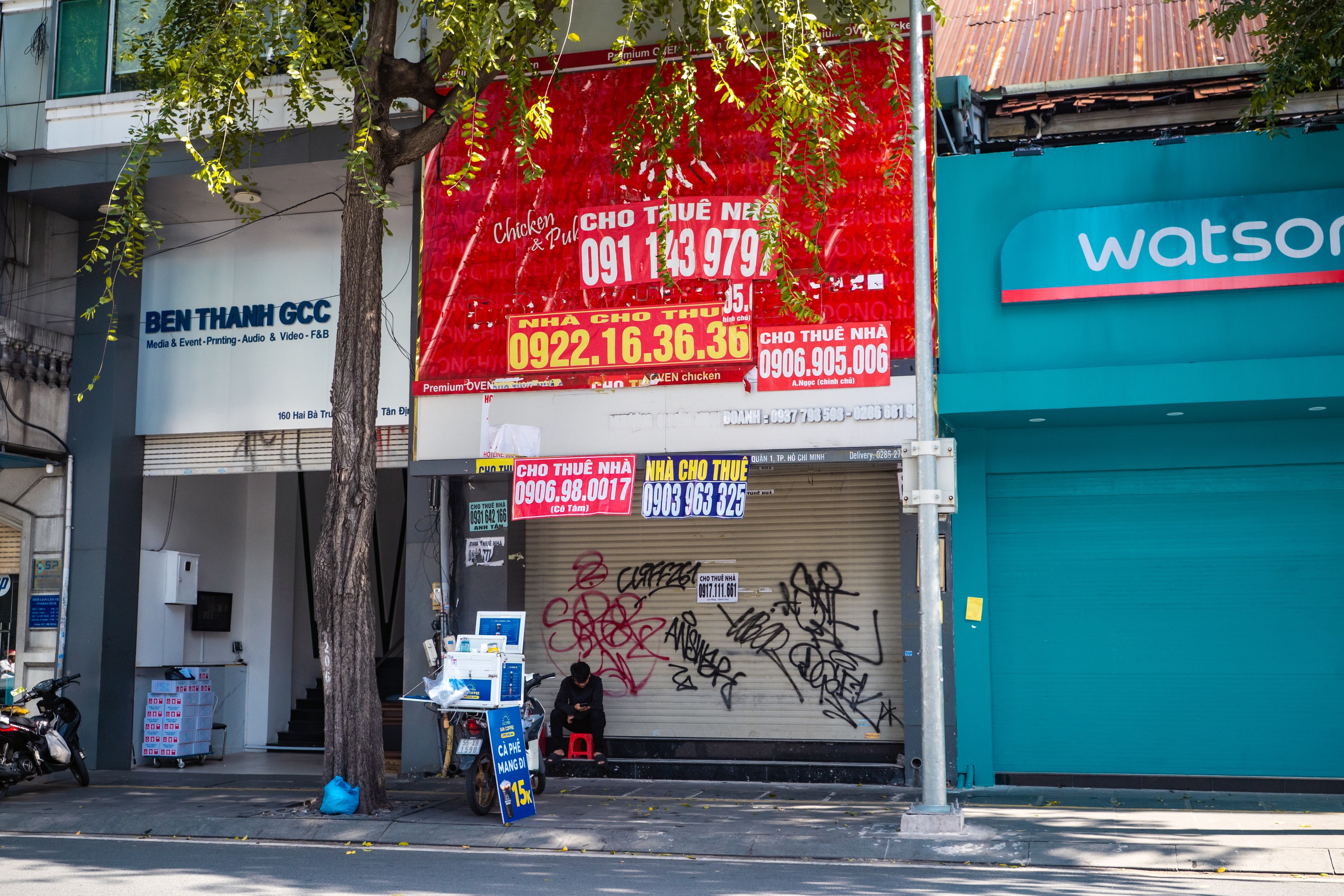 Mặt bằng kinh doanh ng&agrave;n đ&ocirc; tại TPHCM ế ẩm cuối năm - Ảnh 3.