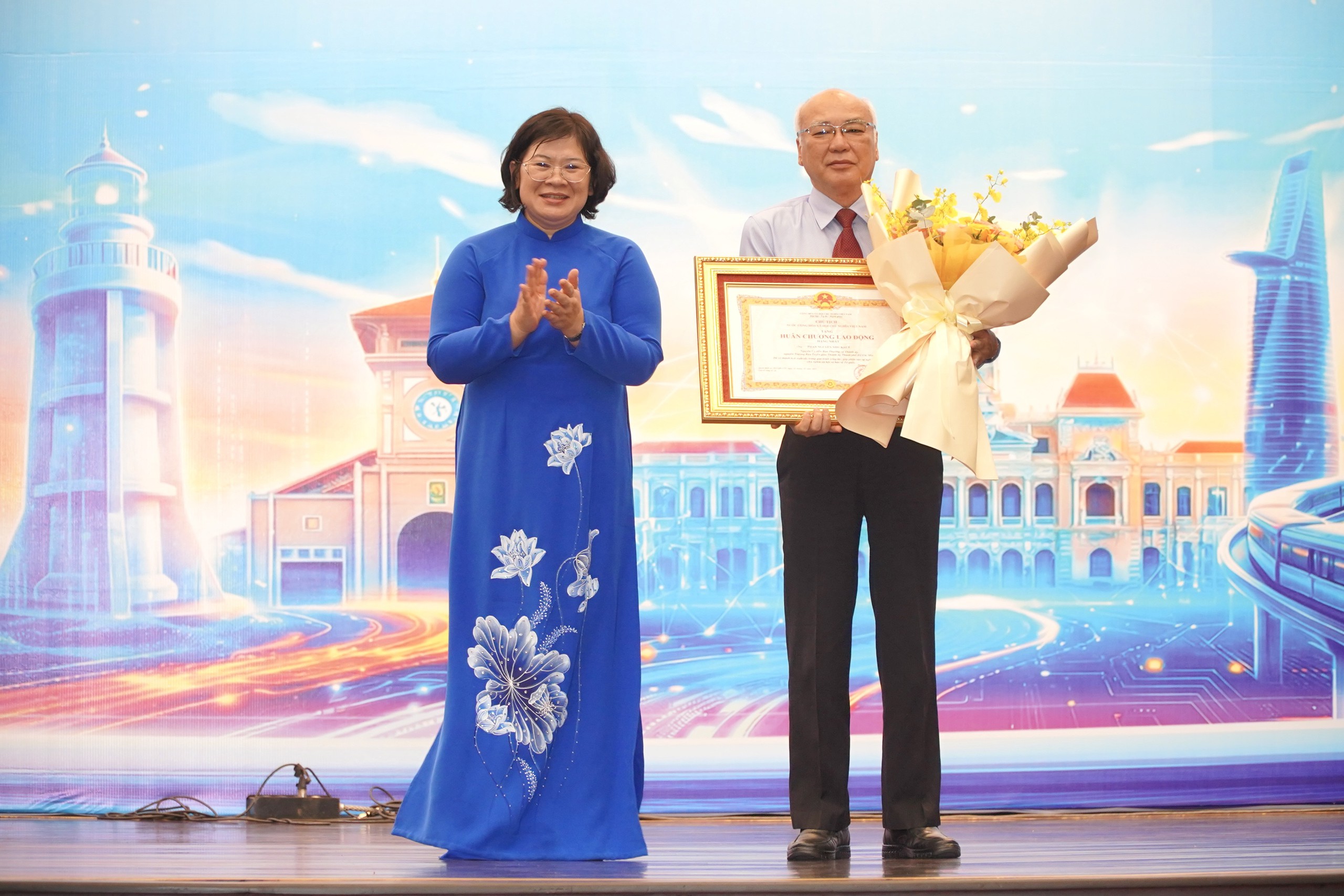 Ngành tuyên giáo và dân vận TP HCM phải "đi trước mở đường" - Ảnh 1.