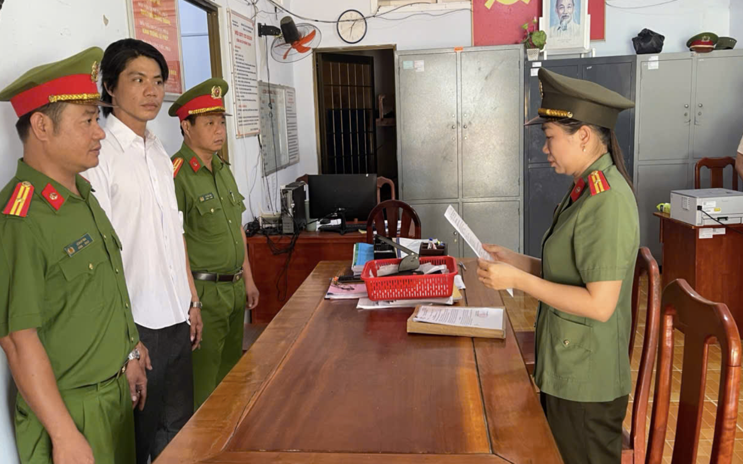 Khởi tố chủ tiệm sửa xe "A Bưởi" vì hành vi dâm ô nữ sinh