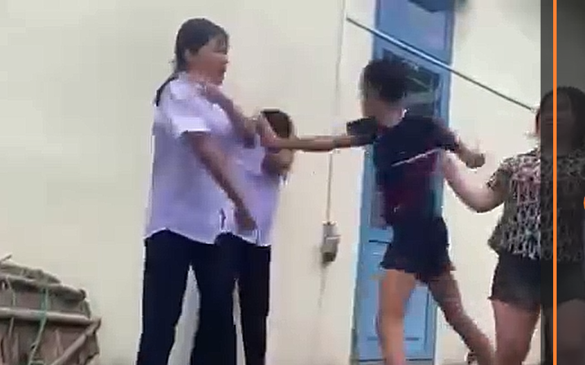 Clip ghi lại cảnh nữ sinh ở Đà Nẵng "đứng chịu trận" gây dậy sóng mạng xã hội