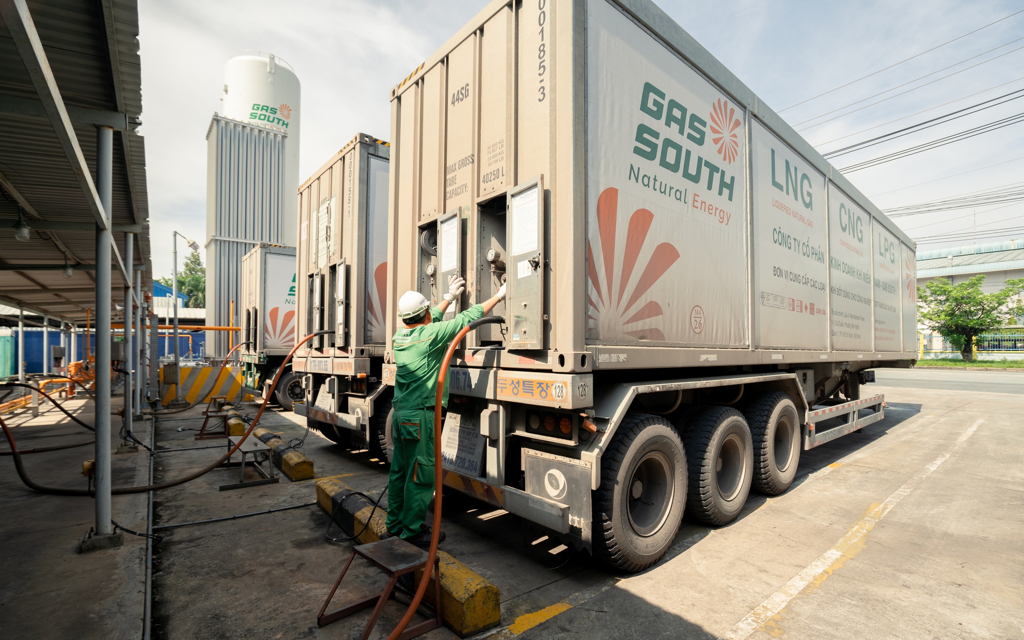 Đàm phán thành công vụ 500 xe buýt chạy khí CNG tại TPHCM trước thời điểm 2026 - Ảnh 1.