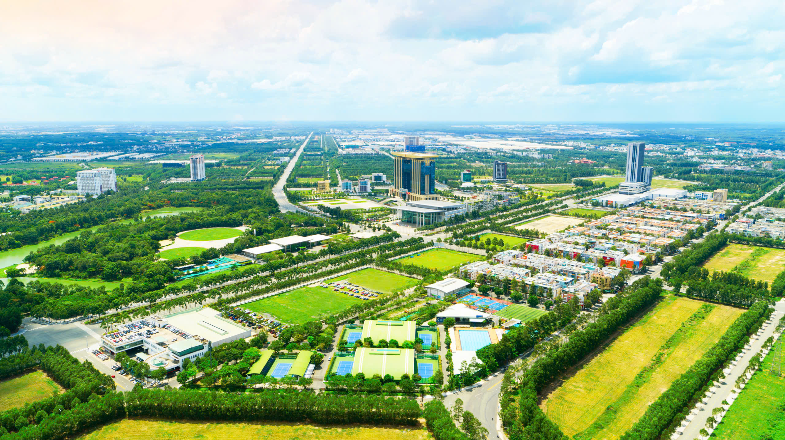 B&aacute;o in ng&agrave;y 27-12: Hộ kinh doanh lo lắng trước giờ G - Ảnh 2.
