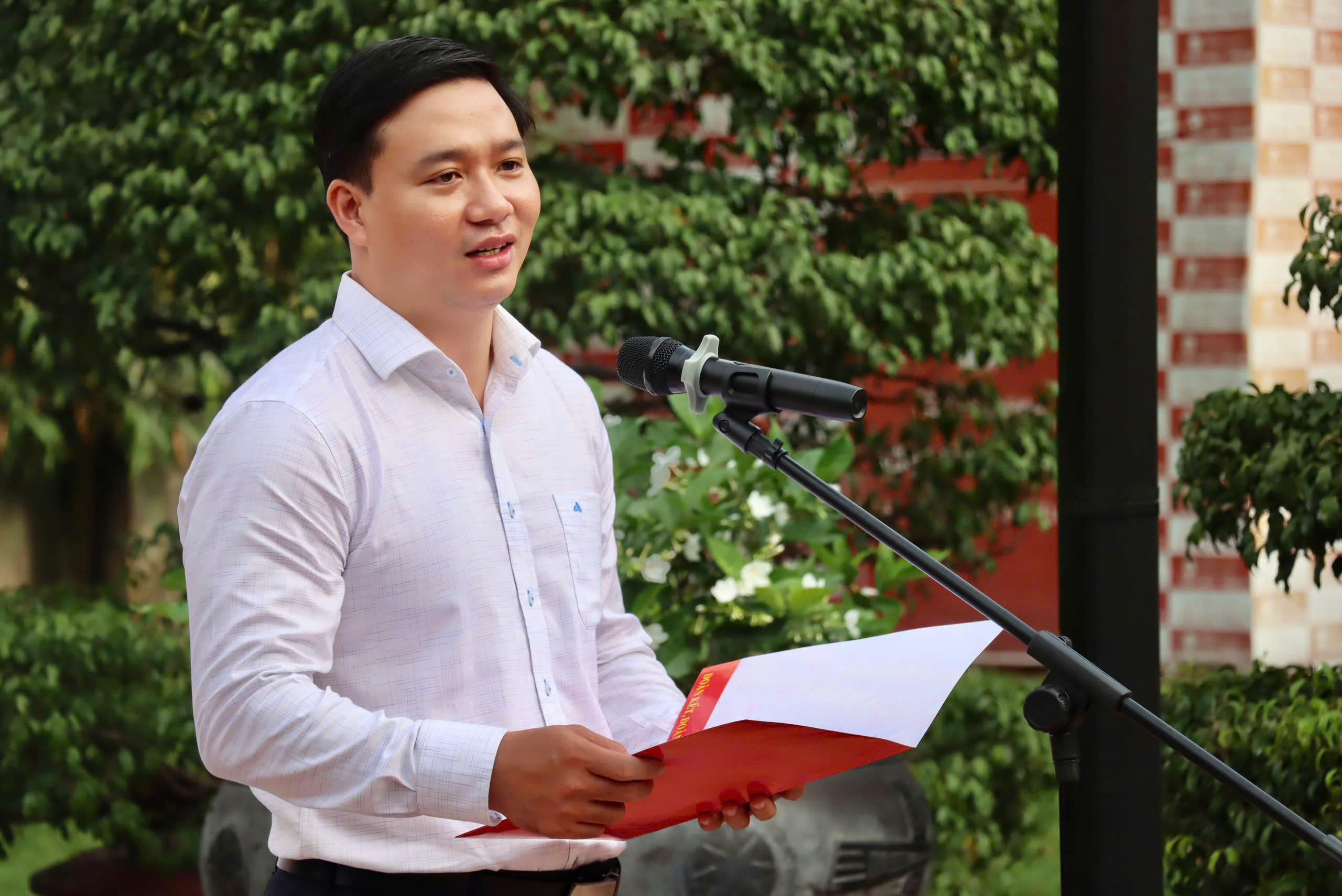 Tuyên dương 75 gương “Sinh viên 5 tốt”, “Học sinh 3 rèn luyện” Đoàn UBND TPHCM năm 2025 - Ảnh 1.