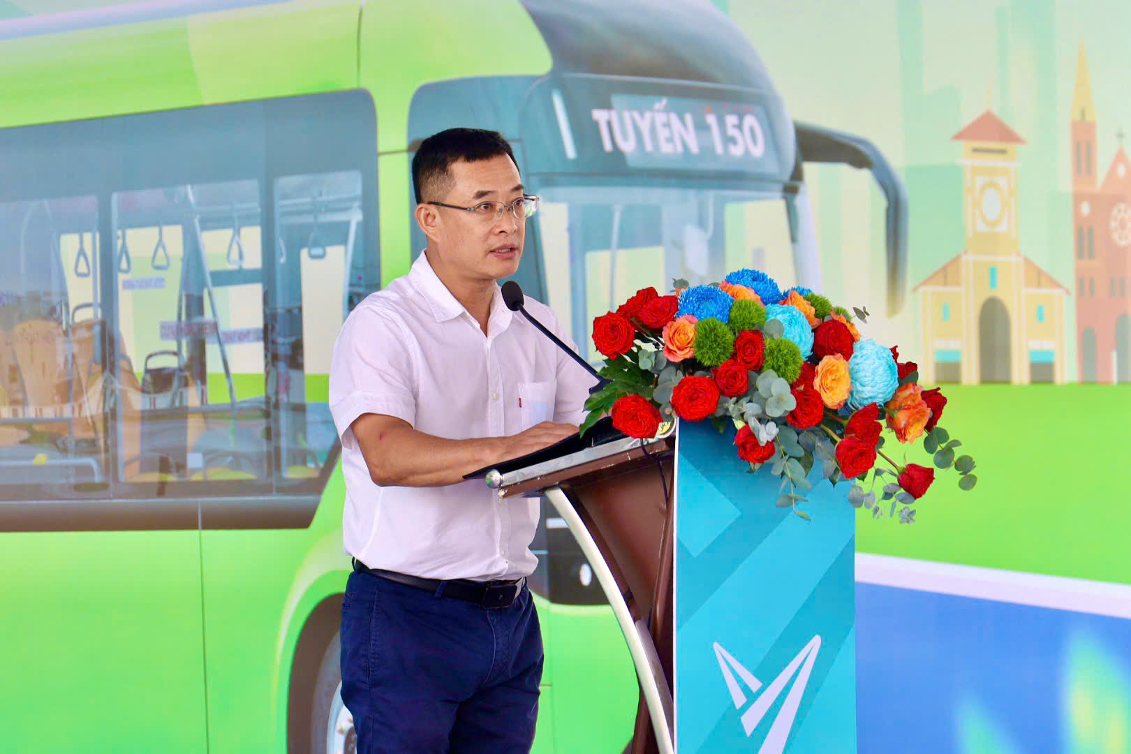 58 xe buýt điện mới xuất hiện trên đường phố TP HCM - Ảnh 5.