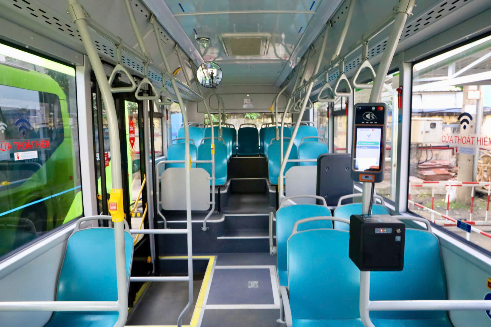 58 xe buýt điện mới xuất hiện trên đường phố TP HCM - Ảnh 7.