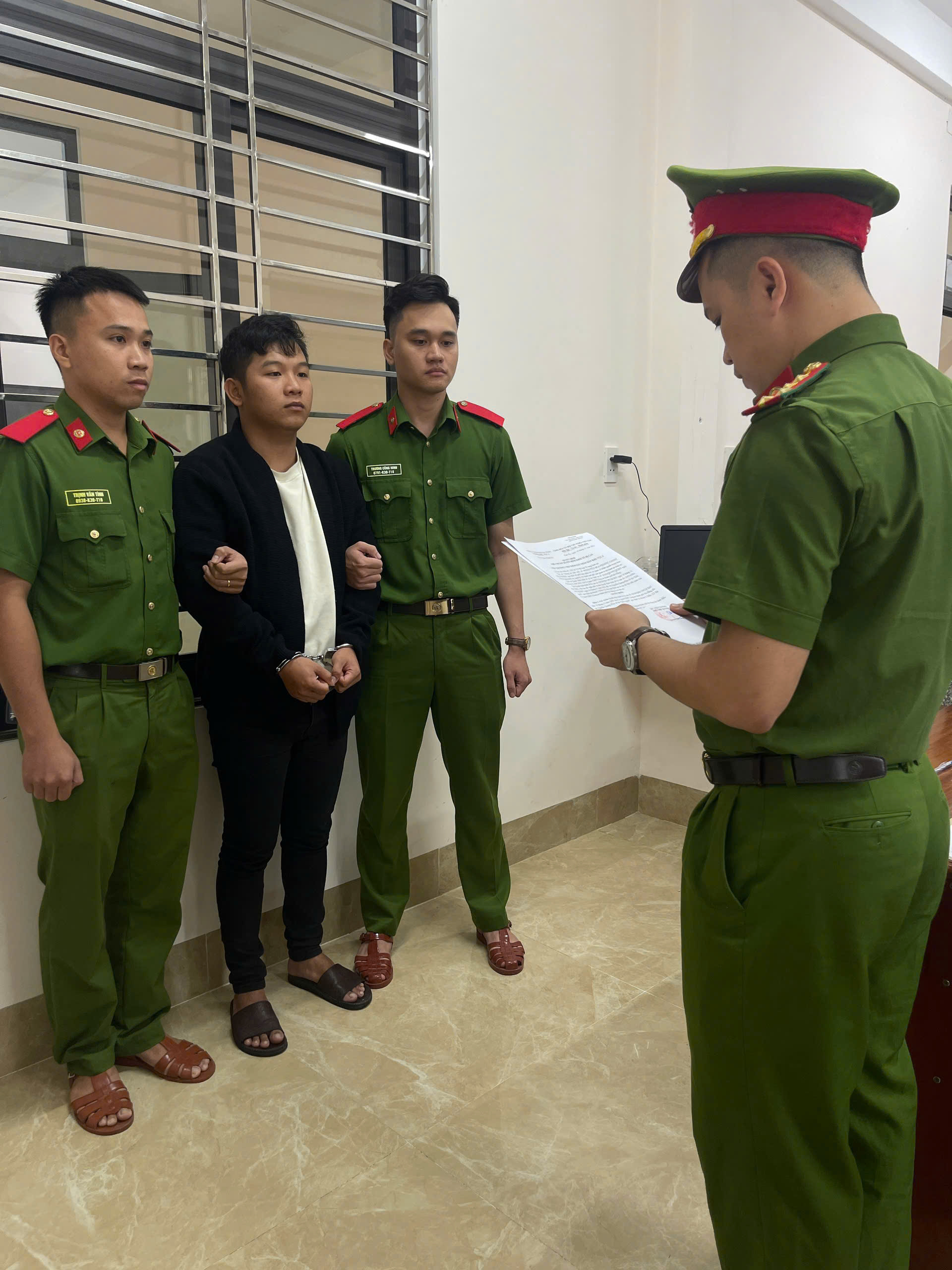 Thanh niên 19 tuổi chém bạn nhậu ở Đà Nẵng: Diễn biến vụ án nghiêm trọng - Ảnh 1.